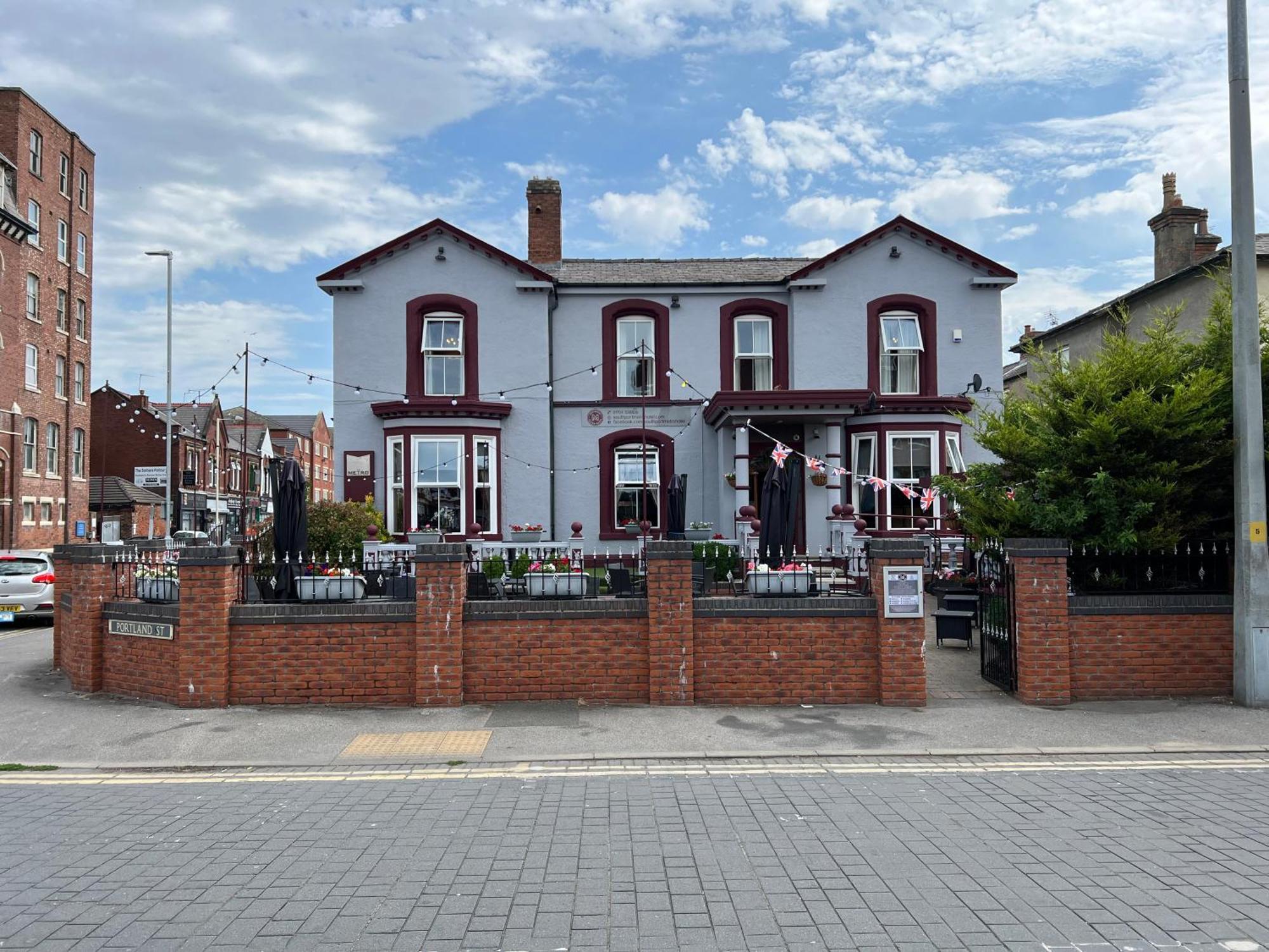 Southport Metro Hotel Exteriör bild